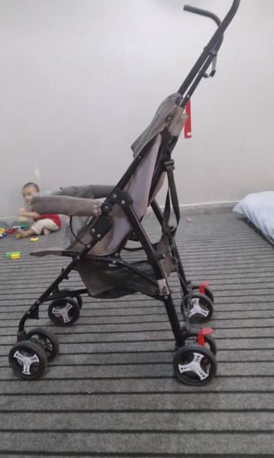 im salling my baby pram in good price
