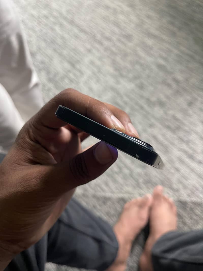 Apple iPhone 13 4