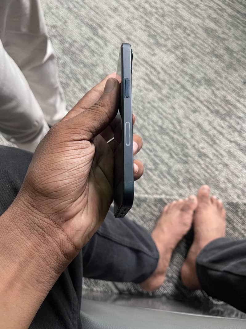 Apple iPhone 13 6