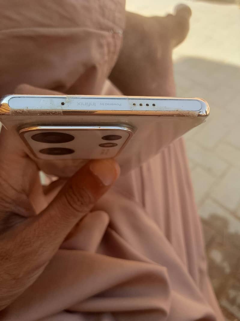 Infinix Zero 30 3