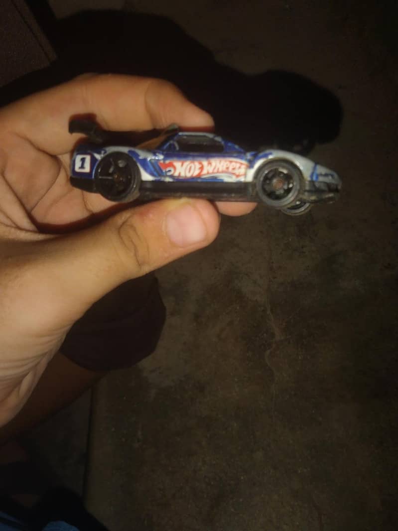 Hot wheels 8
