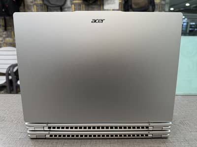 Acer Swift Go 14 Ultra 5 125H 15 Generation 2.8k oled