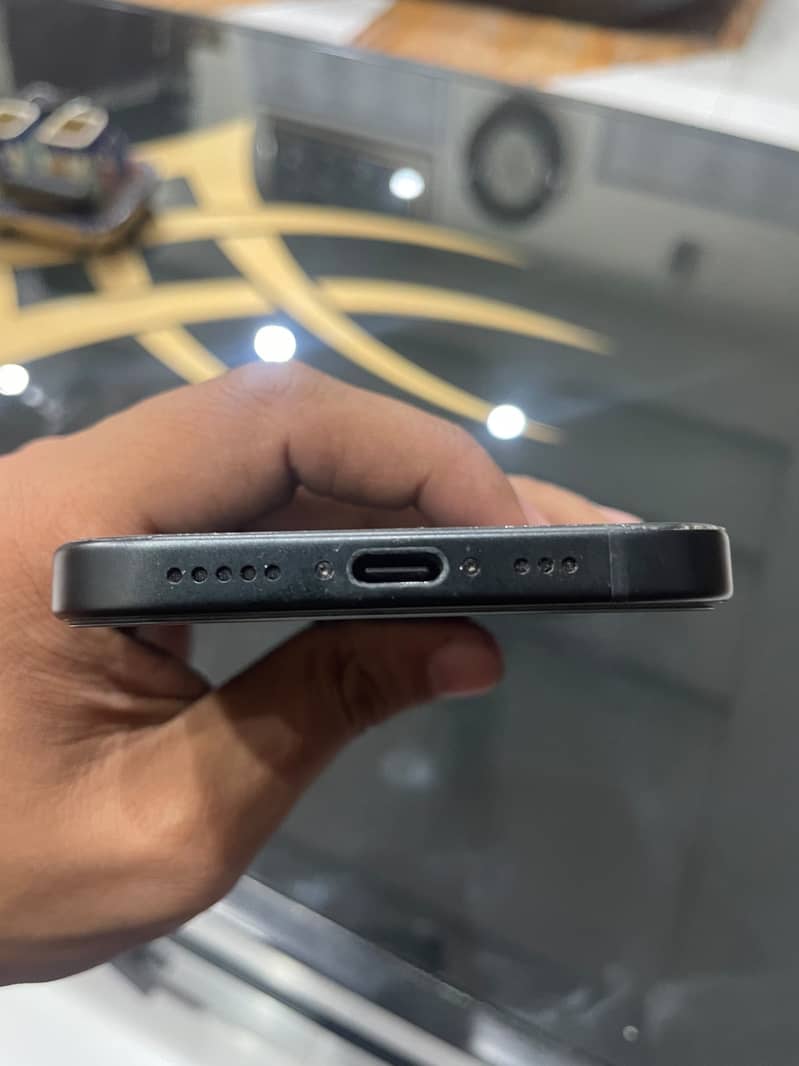 Apple iPhone 15 4