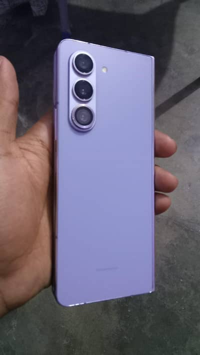 Samsung Z Fold 5 / box / Urgent Sale