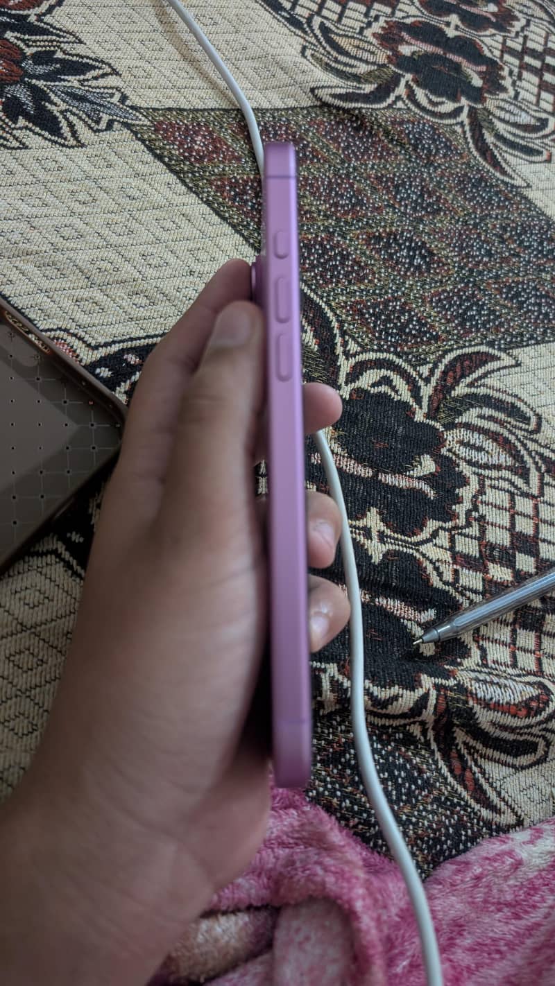Apple iPhone 16 Plus 7