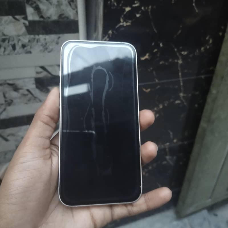 Apple iPhone 13 7