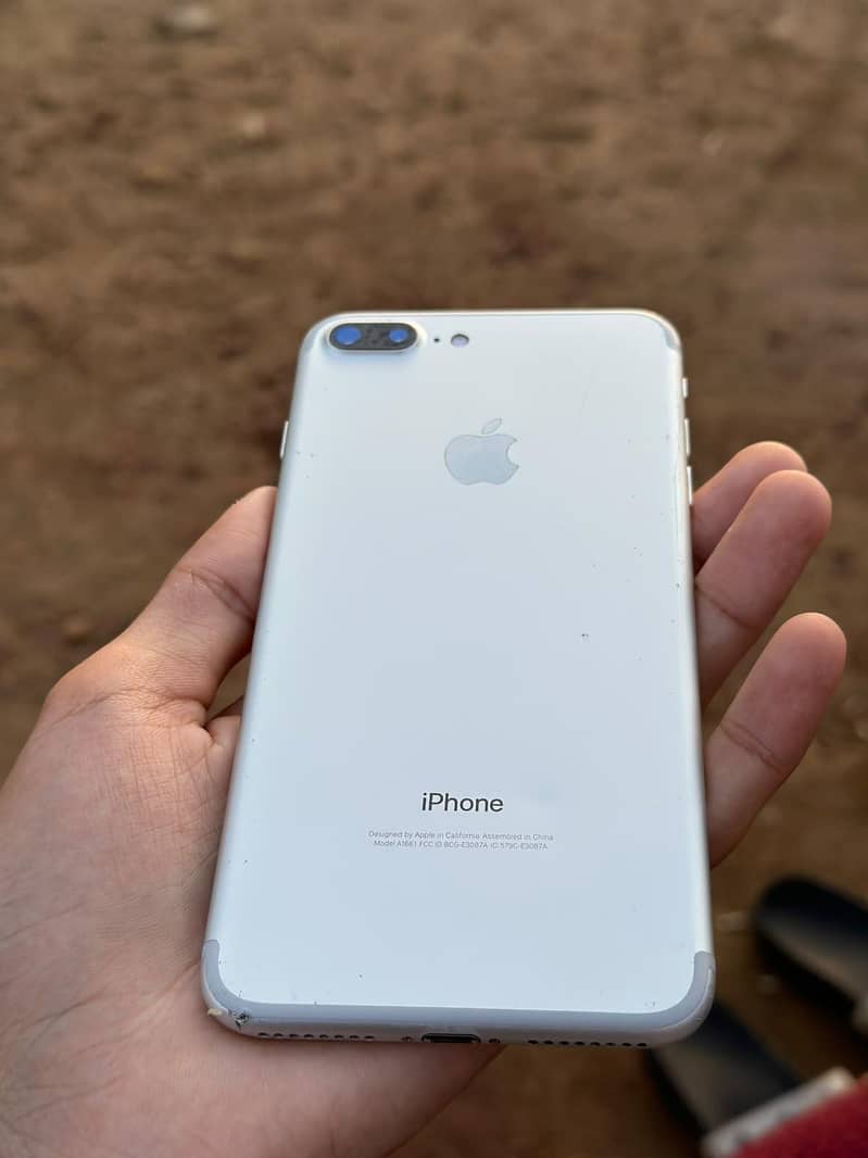 Apple iPhone 7 Plus 0