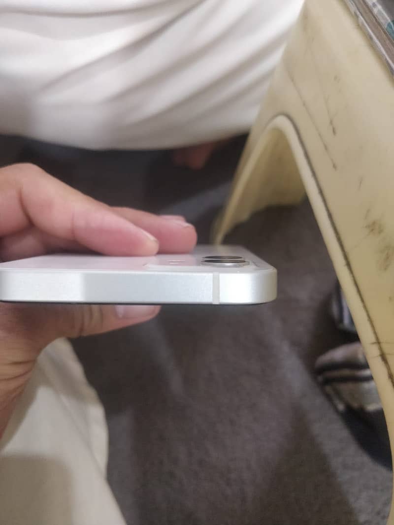 Apple iPhone 12 1