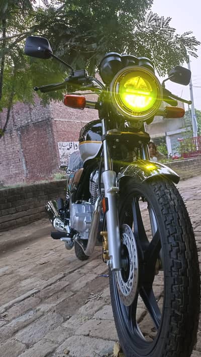 Honda CG 150 2 tone zero condition