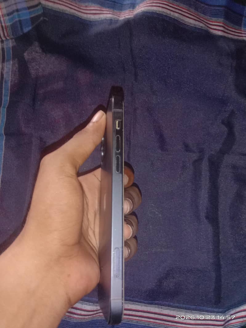 Apple iPhone 12 5
