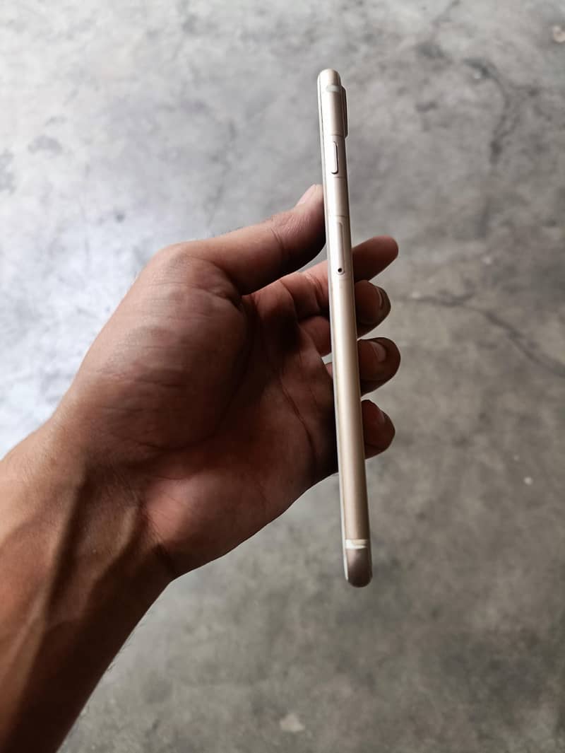 Apple iPhone 7 Plus 5