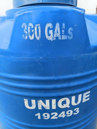 Urgent sale 300 gals tanki