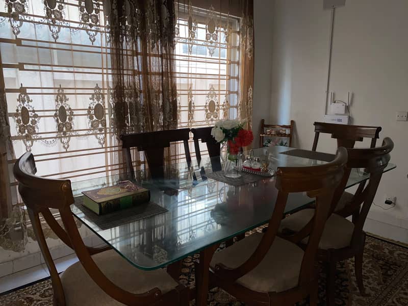 Luxury Dinning table 4