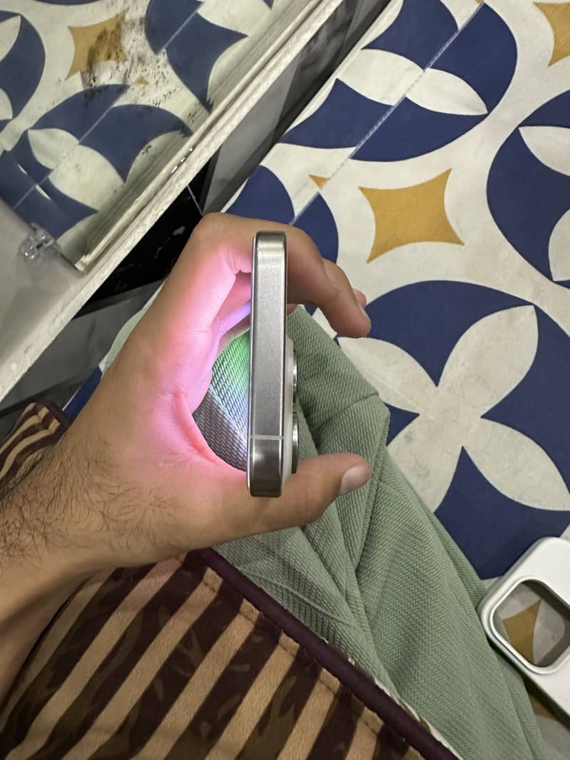 Apple iPhone 15 Pro 8