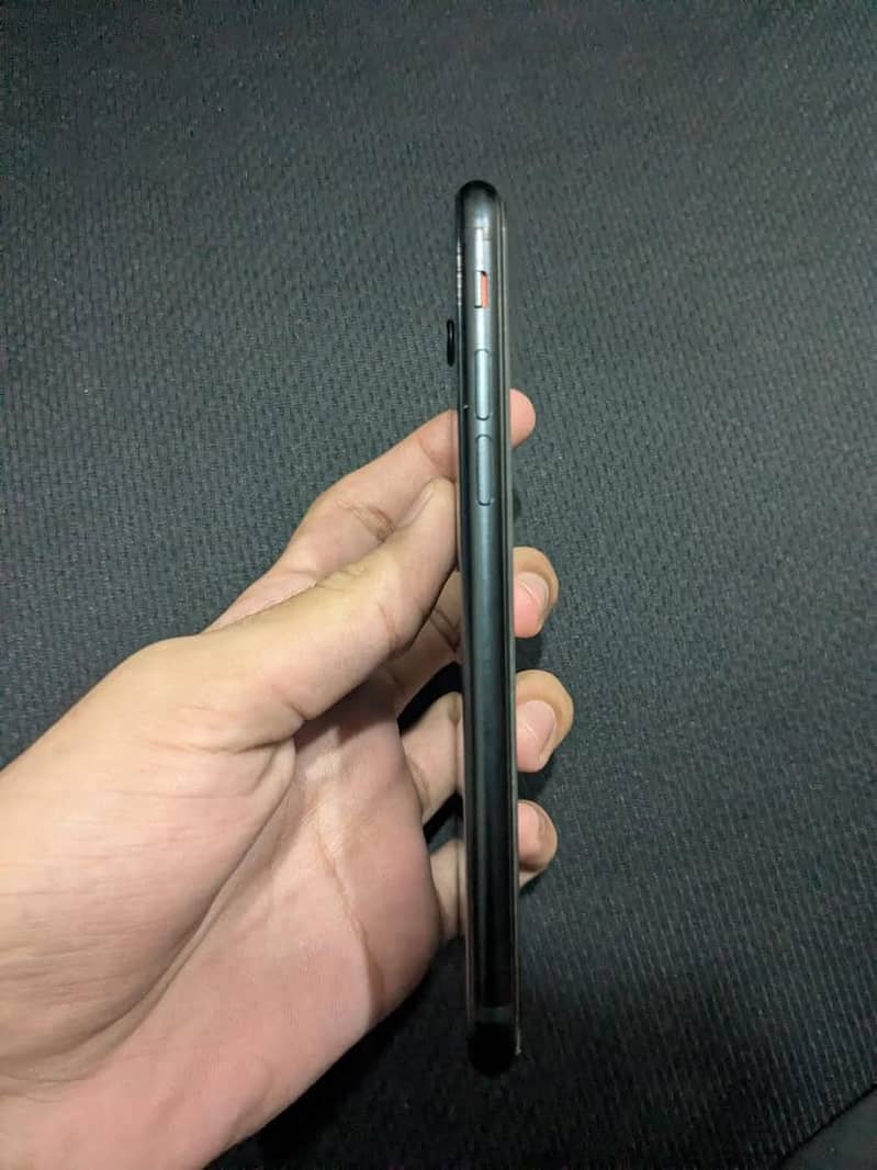 Apple iPhone SE 3 5