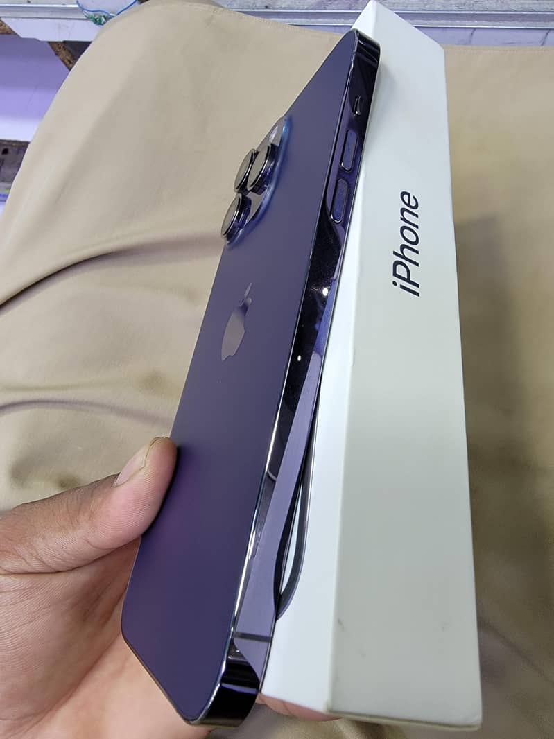 Apple iPhone 14 Pro Max 1