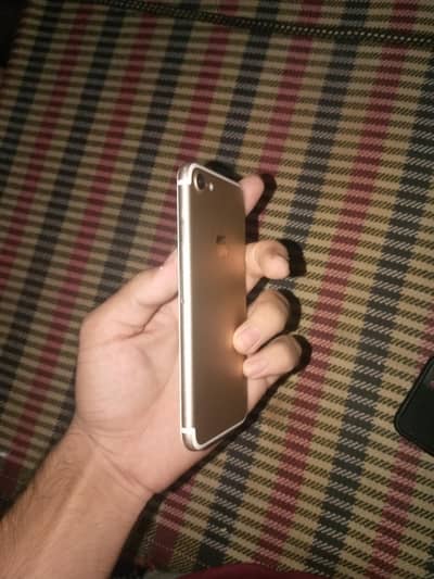 Apple iPhone 7