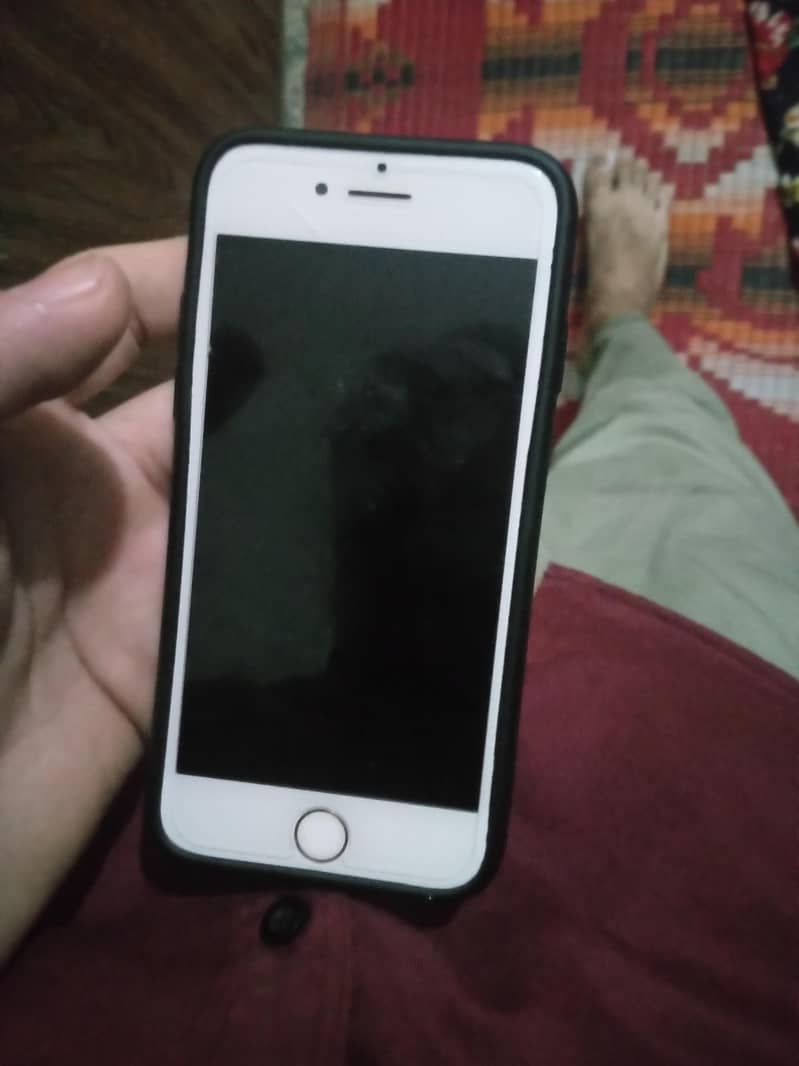 Apple iPhone 7 2