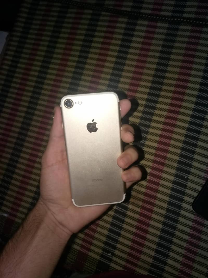 Apple iPhone 7 3