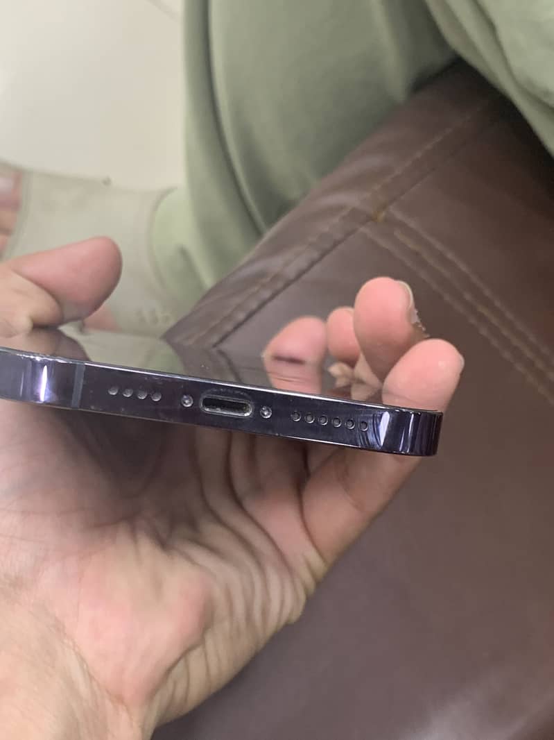 iPhone 14 Pro Max 4