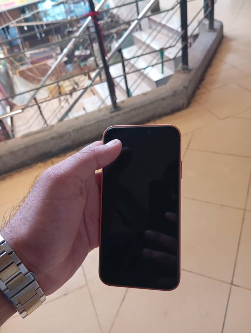 Apple iPhone XR 1