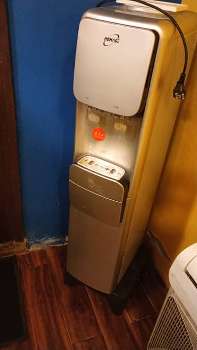 water Dispancer for sale condition ok hai bilkul urgent sale Gulshan e