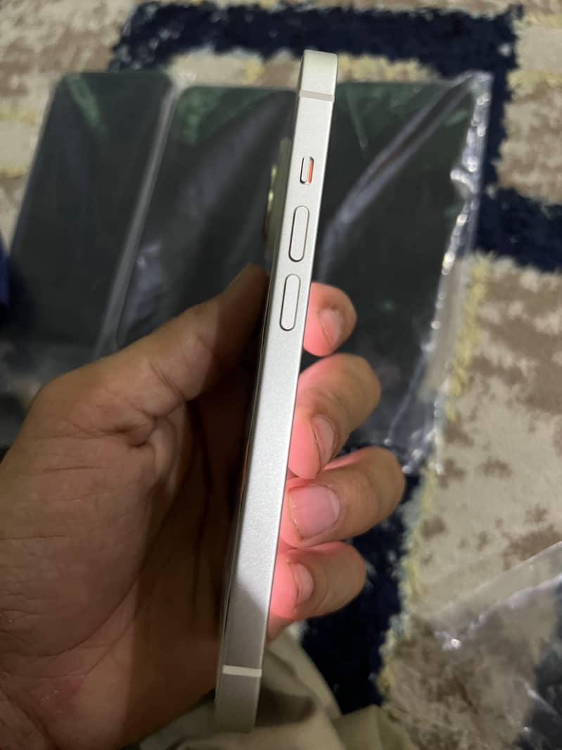Apple iPhone 14 2