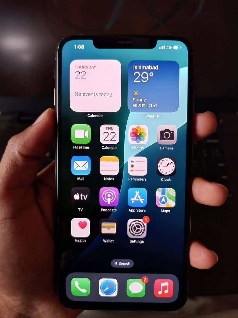 Apple iPhone XS Max 7