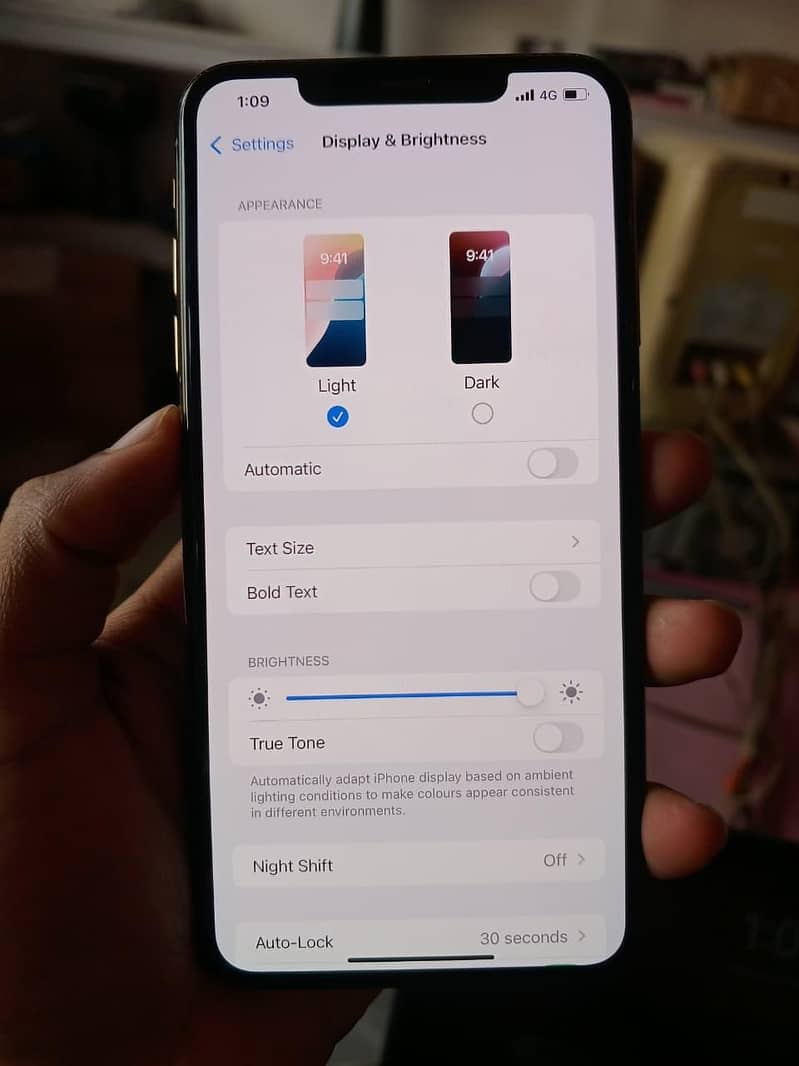Apple iPhone XS Max 9