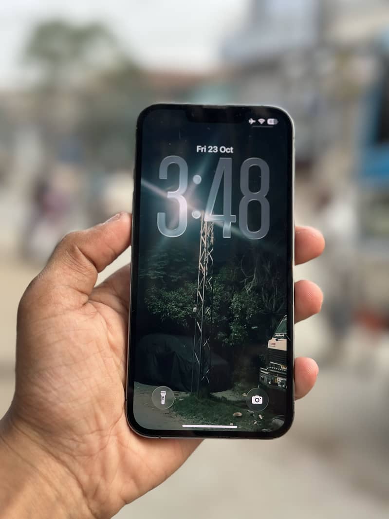 Apple iPhone 13 Pro 1