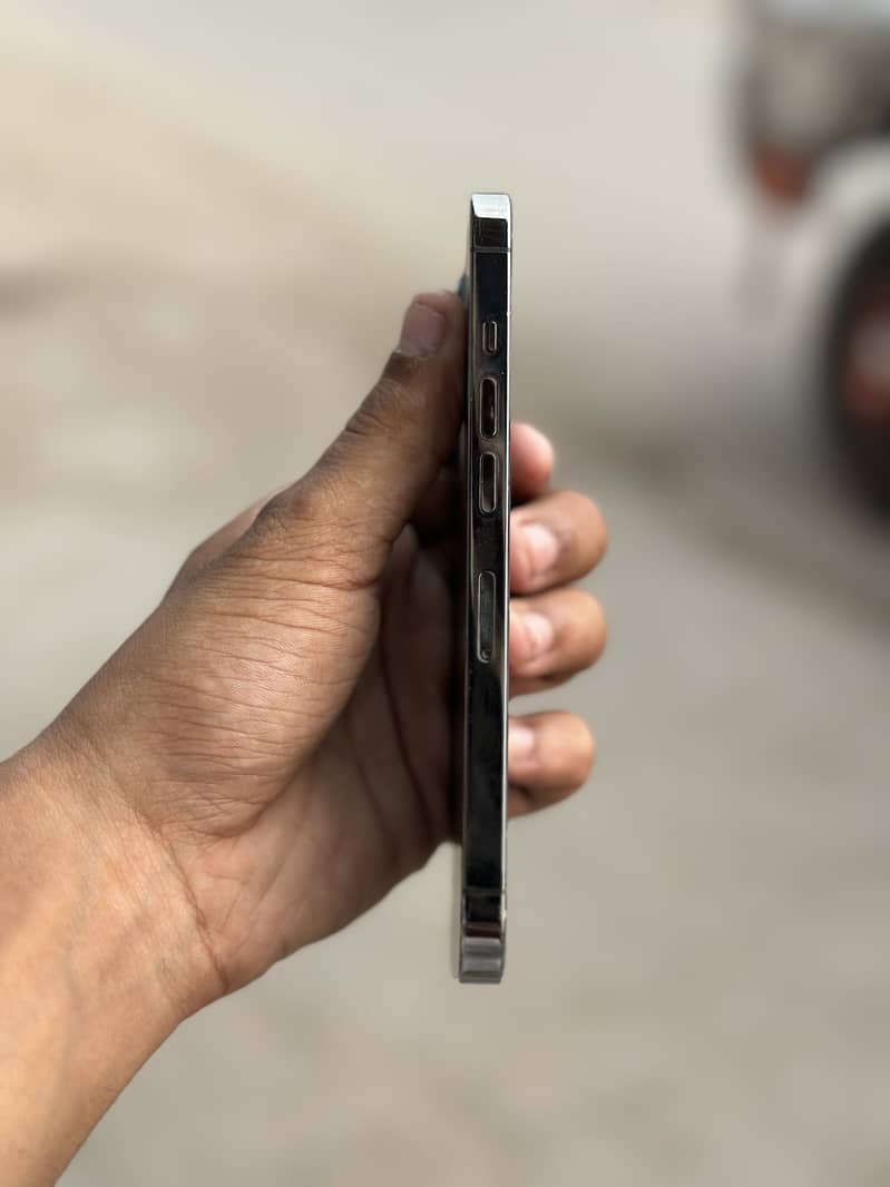 Apple iPhone 13 Pro 6