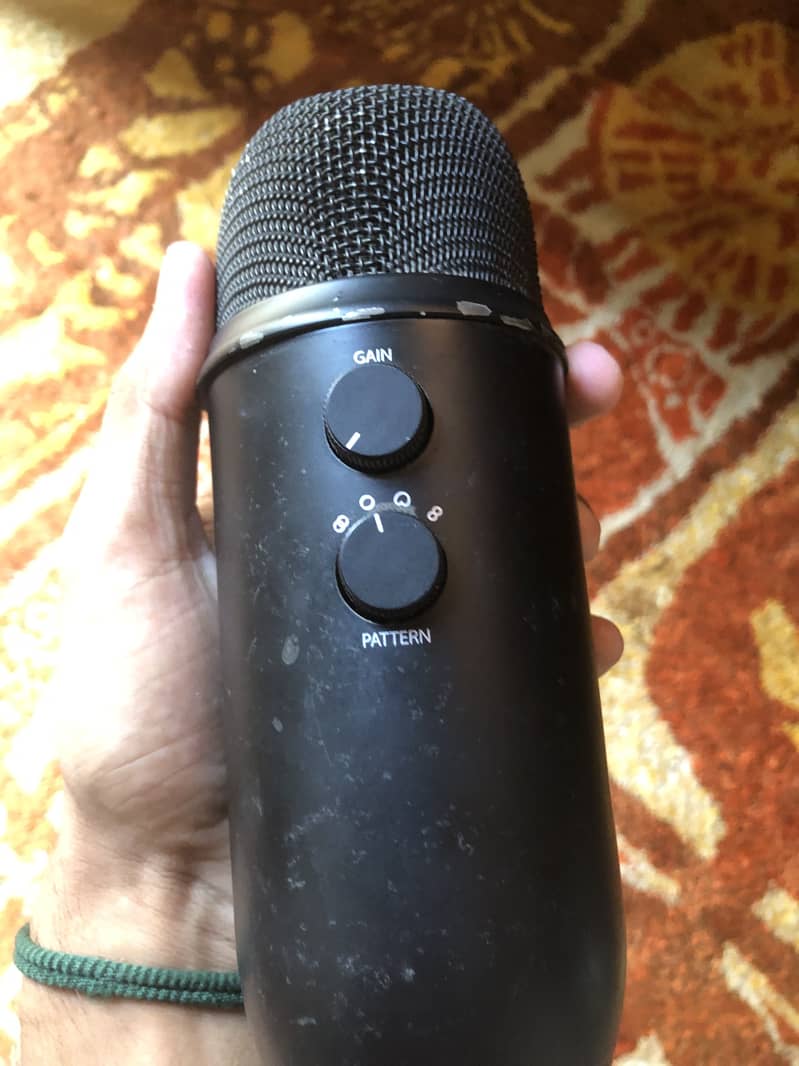 Blue yeti Microphone 1