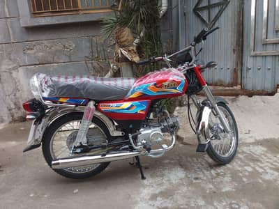 CD 70 BRAND new motorcycle with all documentation and registered numbe