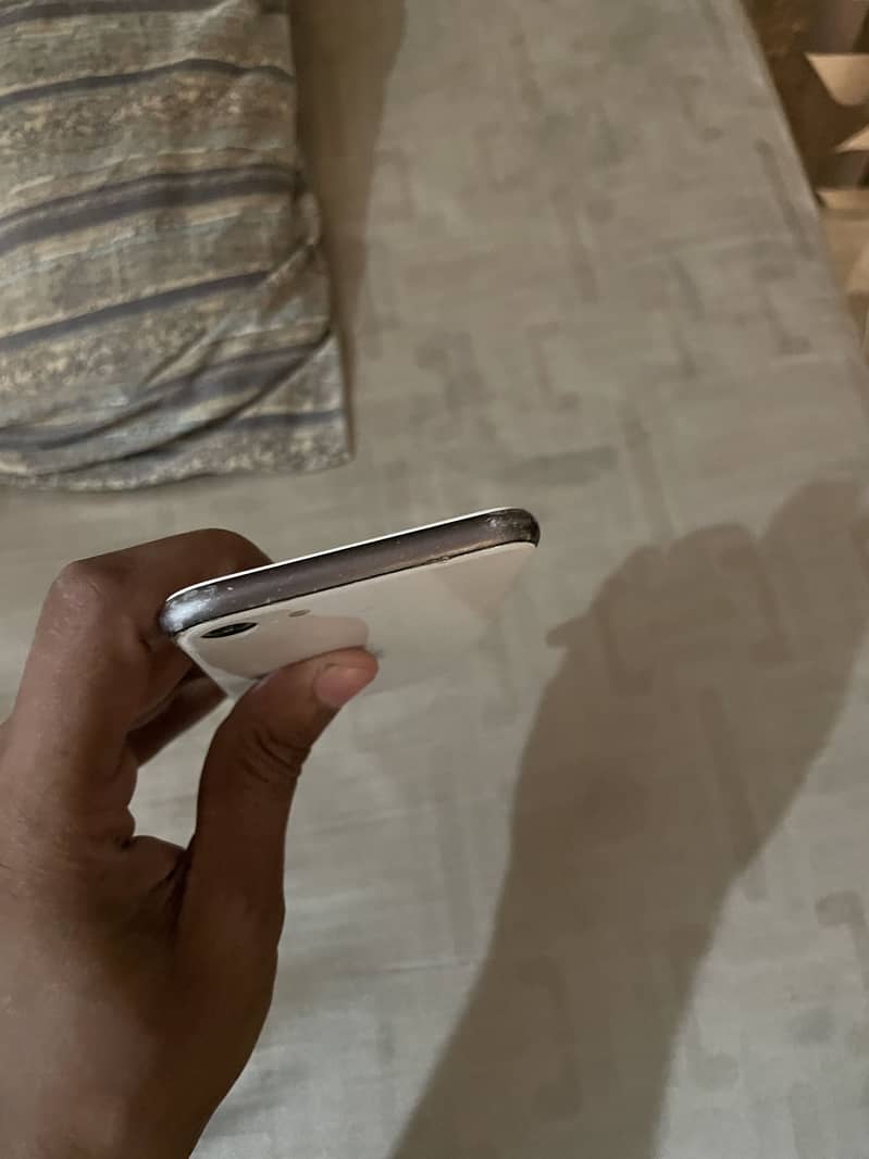 Apple iPhone 8 3