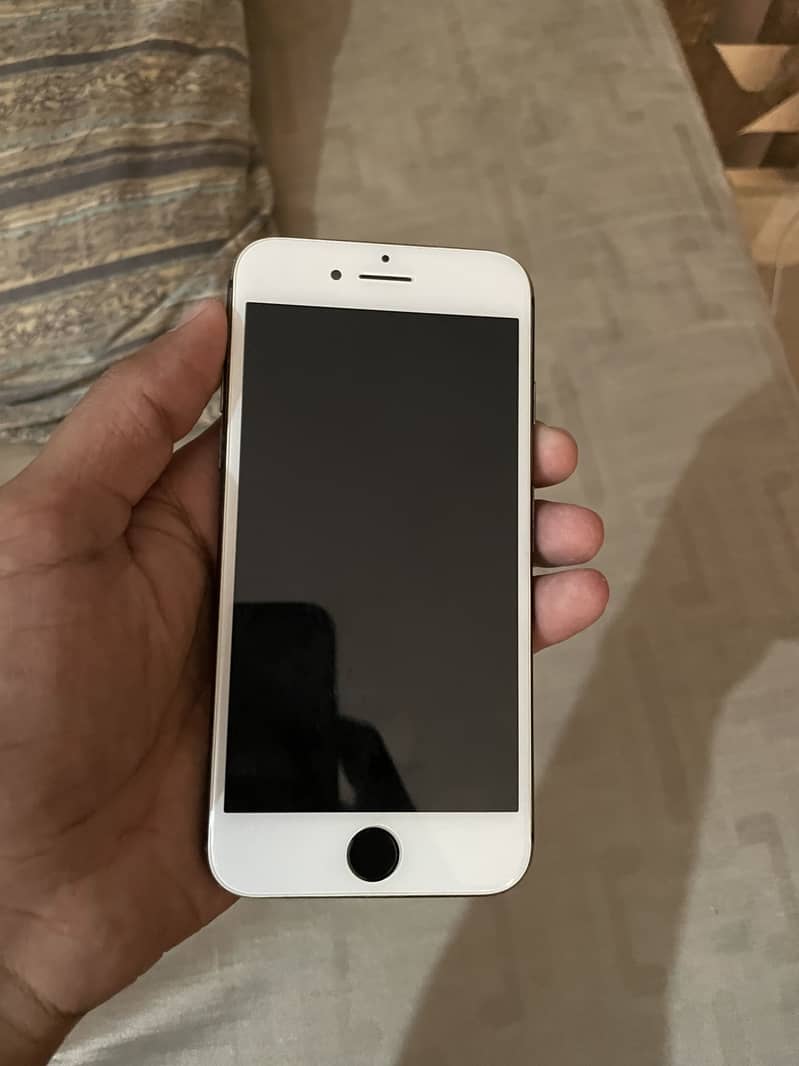 Apple iPhone 8 4