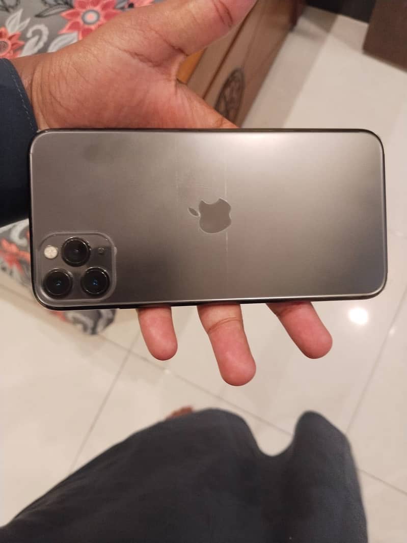 Apple iPhone 11 Pro Max 7