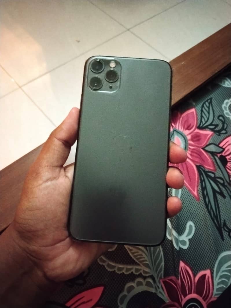 Apple iPhone 11 Pro Max 8