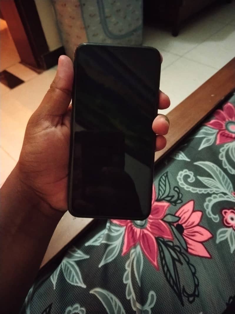 Apple iPhone 11 Pro Max 9