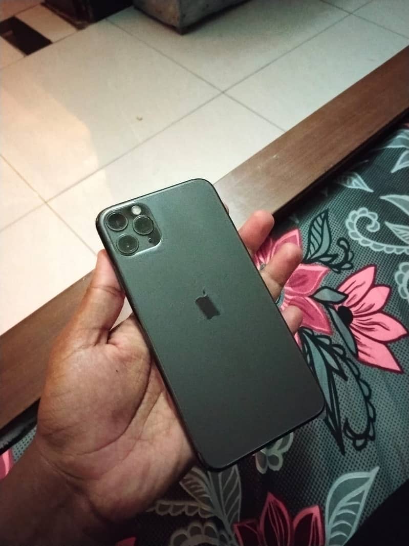 Apple iPhone 11 Pro Max 14