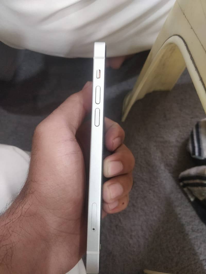 Apple iPhone 12 2