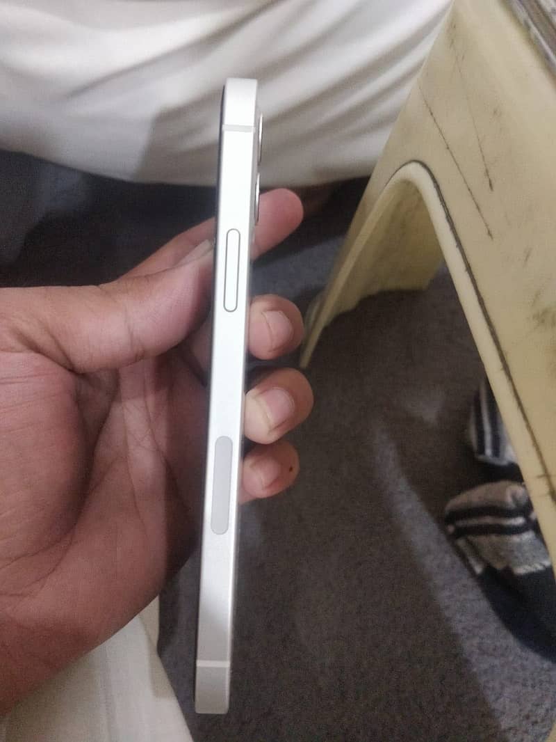 Apple iPhone 12 3