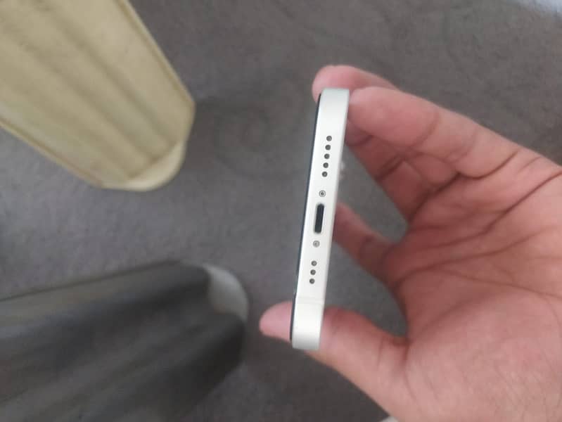 Apple iPhone 12 6