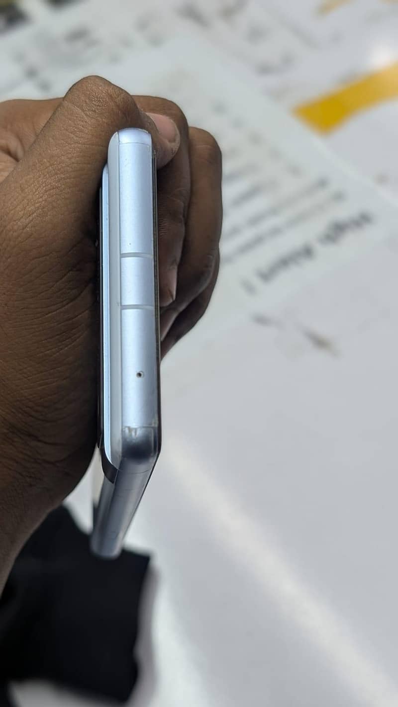 Google Pixel 7a 4