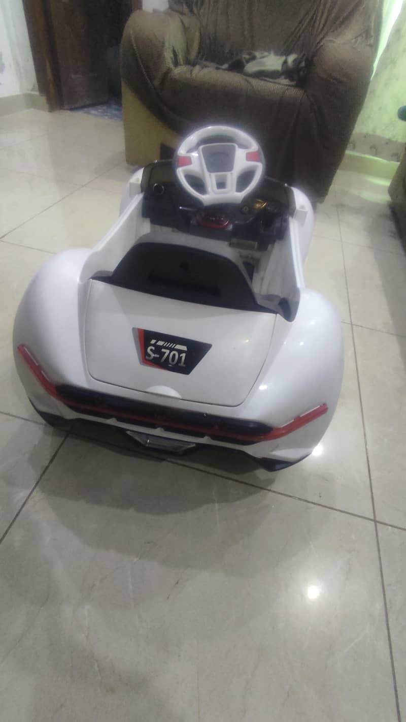 Toy car 0