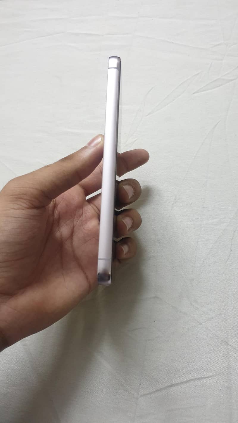Samsung S23 4