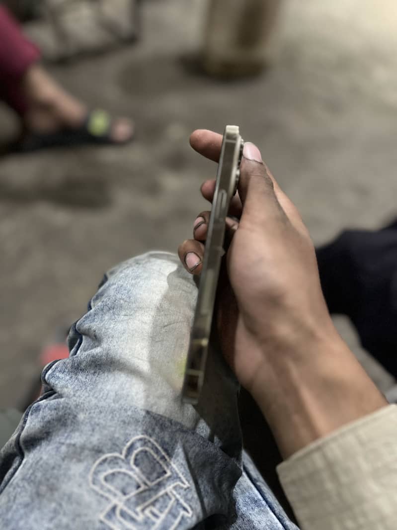 Apple iPhone 14 Pro Max 4