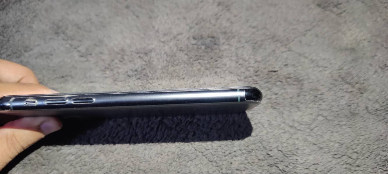 Apple iPhone 11 Pro 3