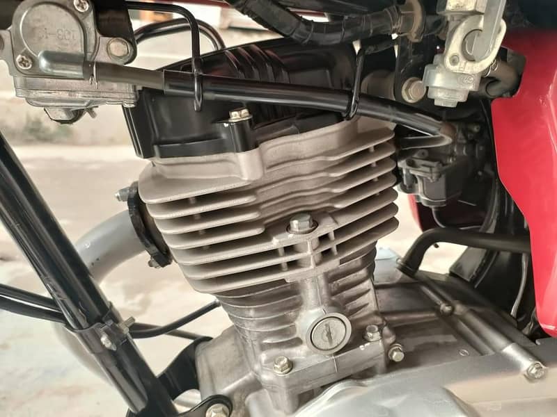 Honda 125 new condition 11