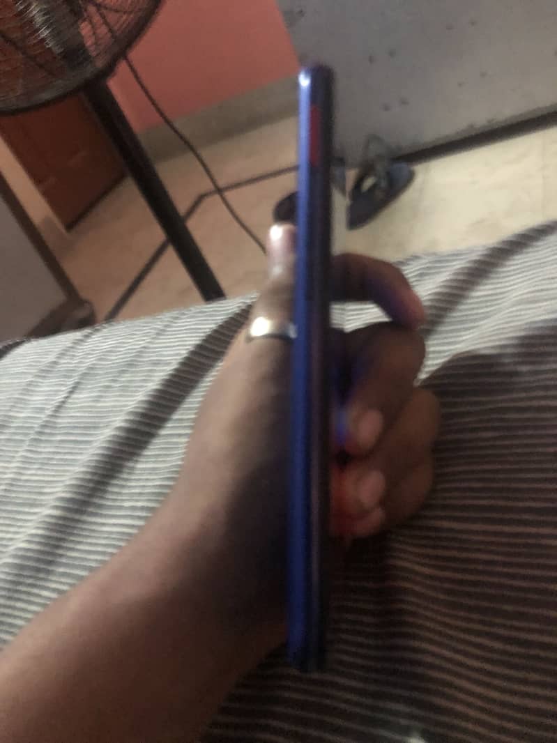 OPPO A3s 4