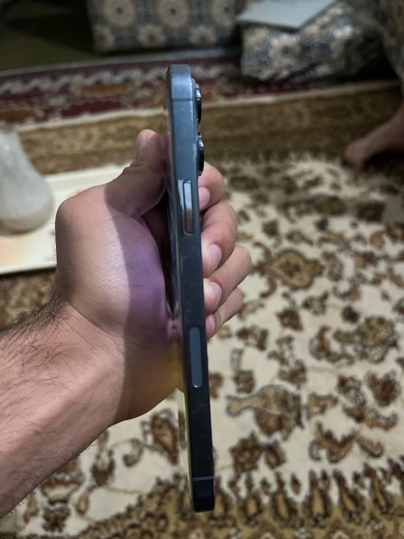 Apple iPhone 13 Pro Max 4